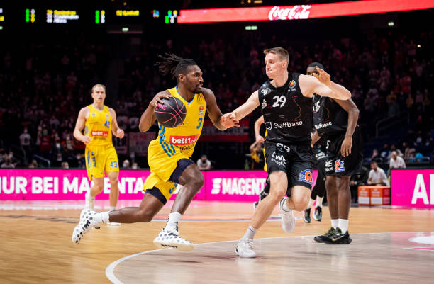 易迟迟未能 易迟迟未能