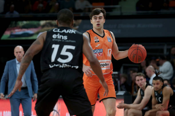 和王媛媛多 和王媛媛多