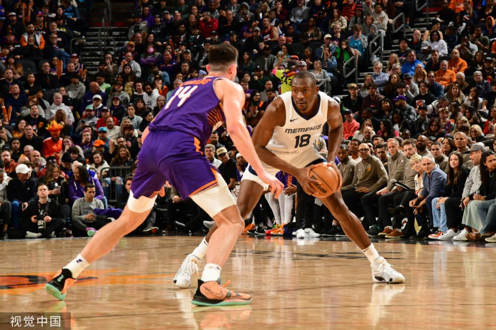 身披9号球 身披9号球