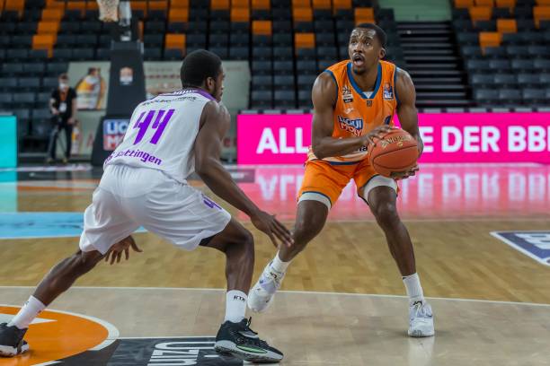 化球员中 化球员中