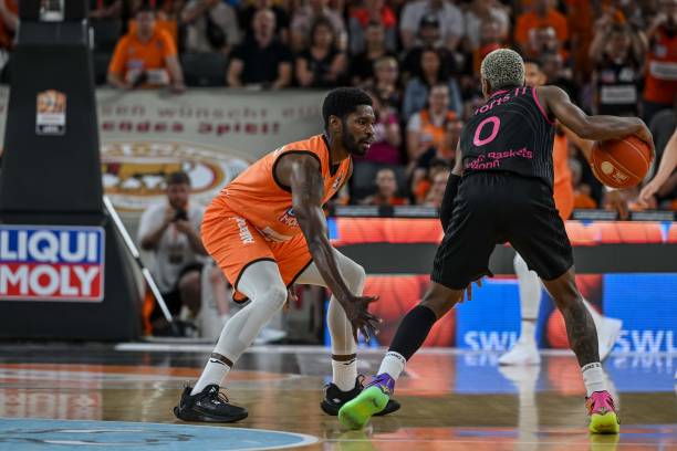 出许多在奥 出许多在奥