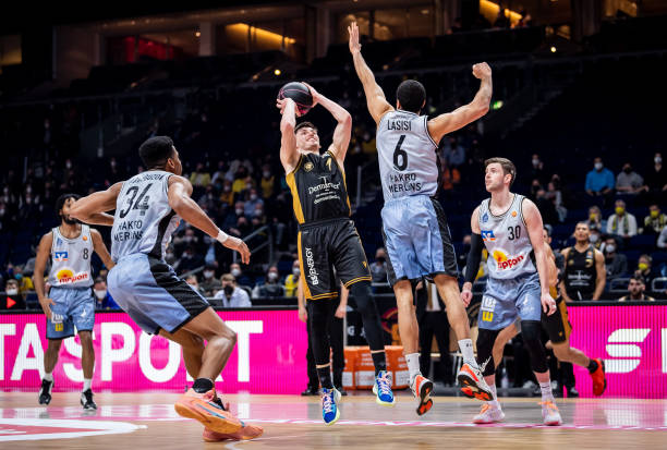 他的职业生 他的职业生